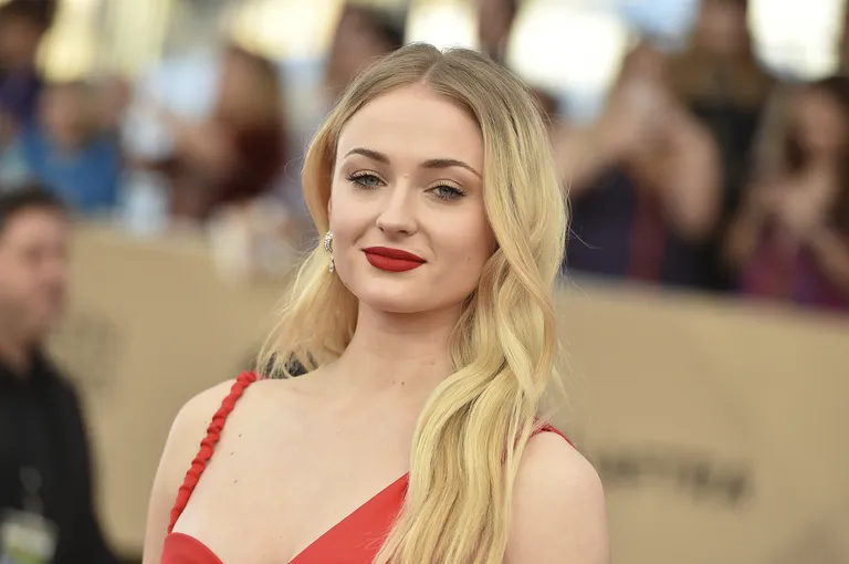 Sophie Turner blondina