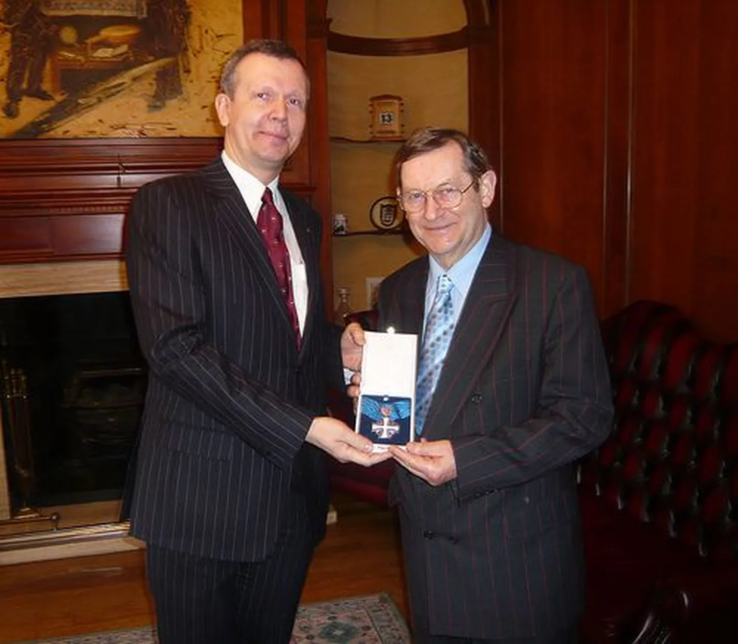 Suursaadik Margus Laidre ja briti ajaloolane Norman Davies..