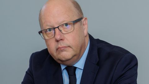 AHTI KALLIKORM ⟩ Kui ERJK tõmbab poliitikule mütsi pähe