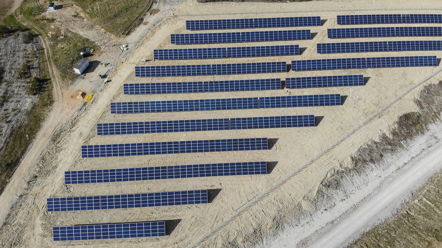 2019. aastal valmis Eesti Energial päikesepark Kohtla-Nõmme lähedal endises põlevkivikarjääris.