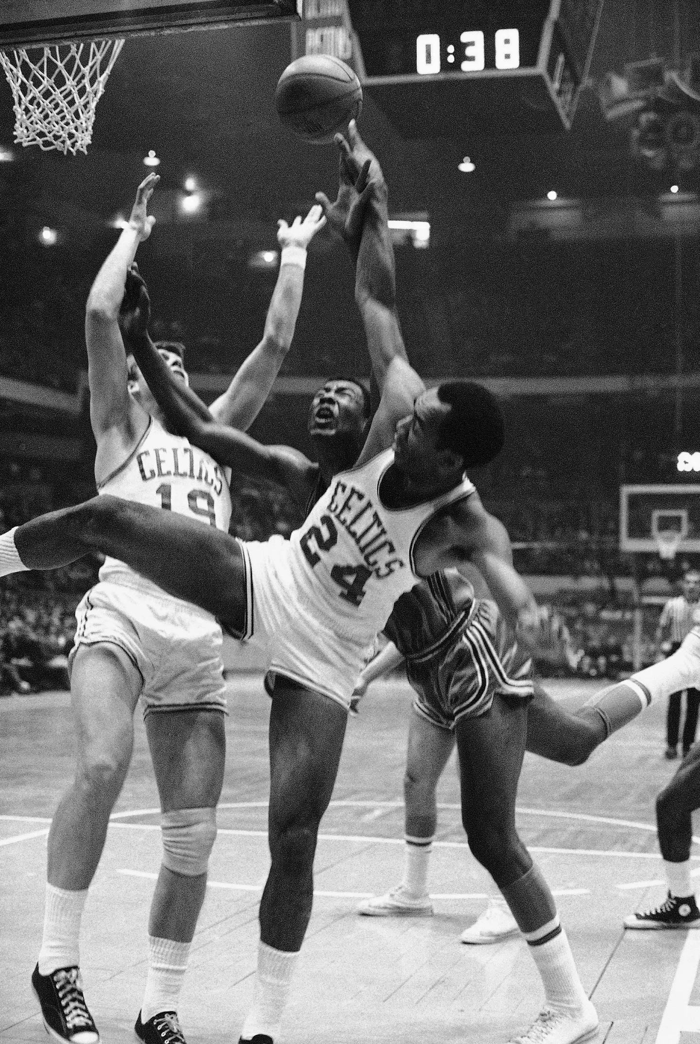 Sam Jones (nr 24) 1968. aastal.