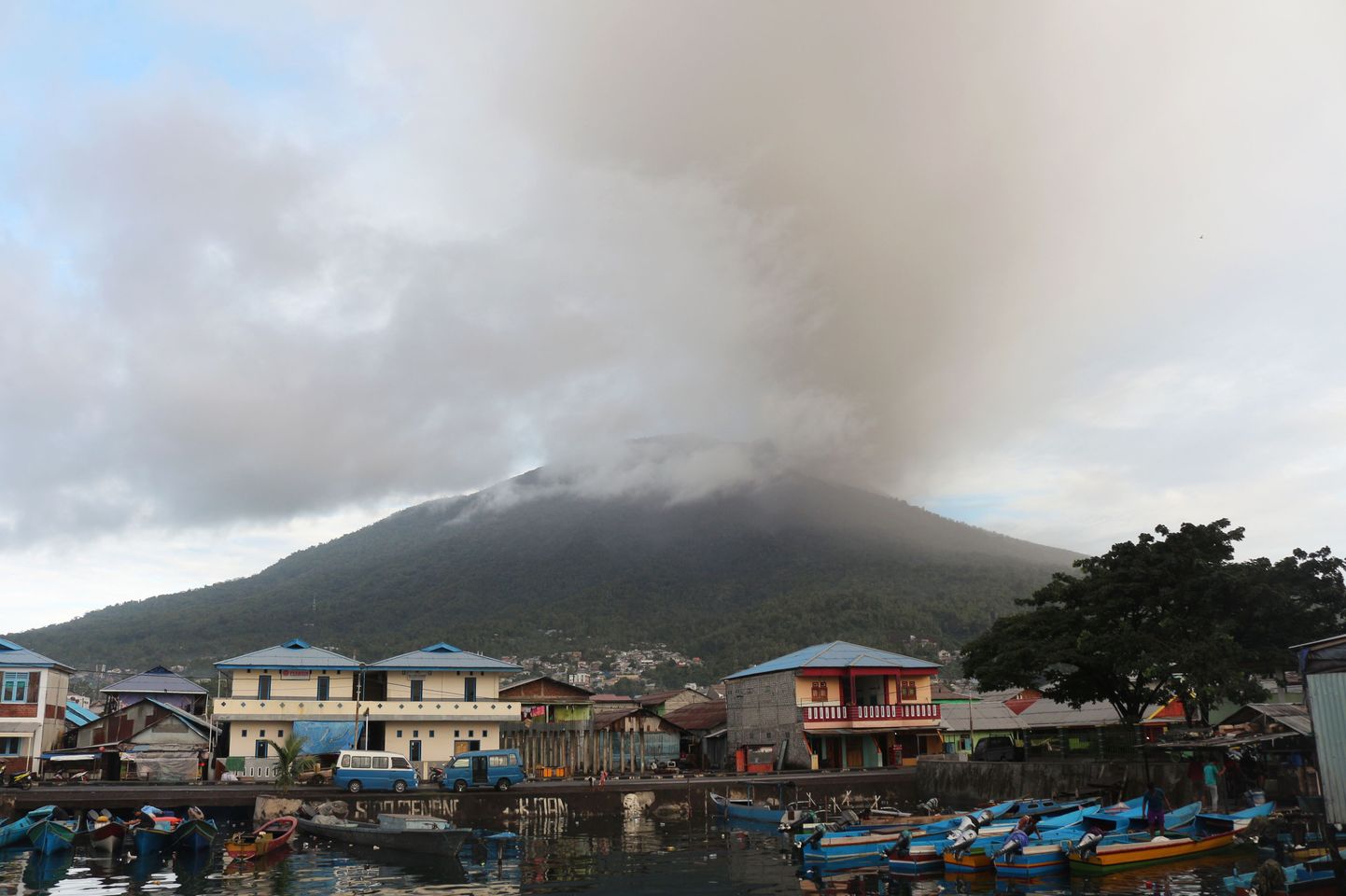Ternate linn Põhja-Malukul, kus maavärin magnituudiga 6,9 põhjustas paanika.