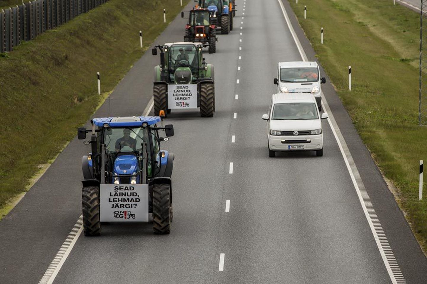 Suur hulk traktoreid suundus eile Tallinna Toompeale, et põllumeeste hääl kuuldavaks teha.