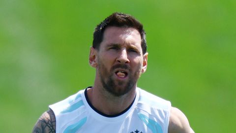 Alžeeria kaotas MMil. Järgnes ametlik kaebus kübaratriki löönud Messi peale