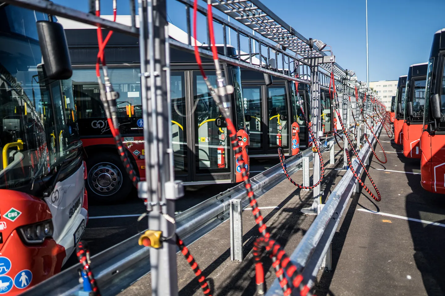 Alexela avab Tartus Eesti suurima gaasitankla, kus hakkavad tankima ka Tartu liinibussid.