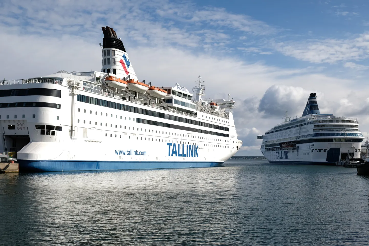 Суда Tallink в Таллиннском порту.