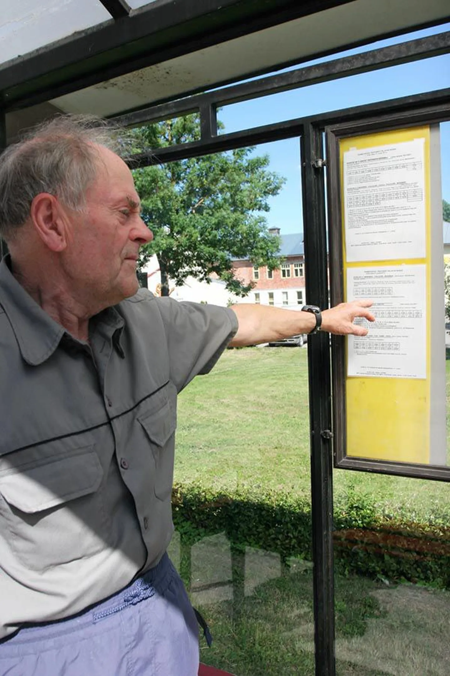 Viktor Nuuter ei mõista, miks busside sõiduaegu mitu korda aastas muudetakse. Ta peab tõenäoliseks, et seda tehakse kooliaasta algul jälle.