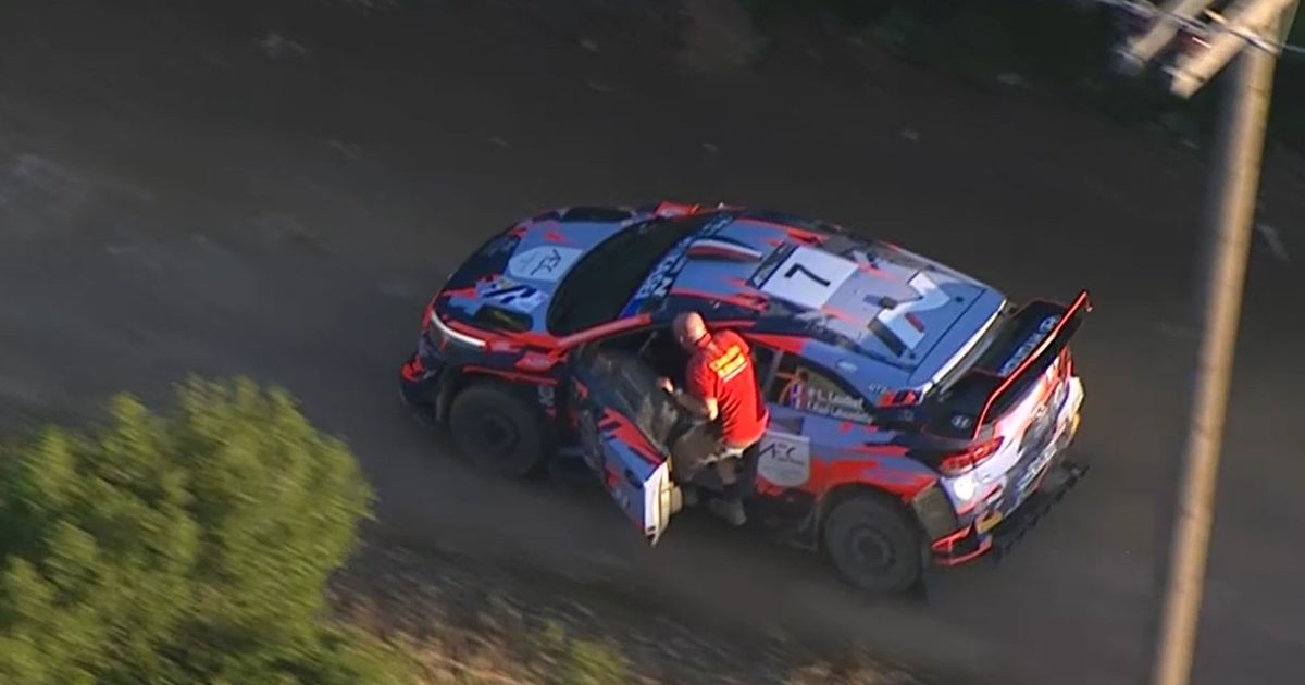 FOTOD JA VIDEO ⟩ Enneolematud kaadrid: Kreeka rallifänn tegi WRC-auto  küljes lõbusõitu