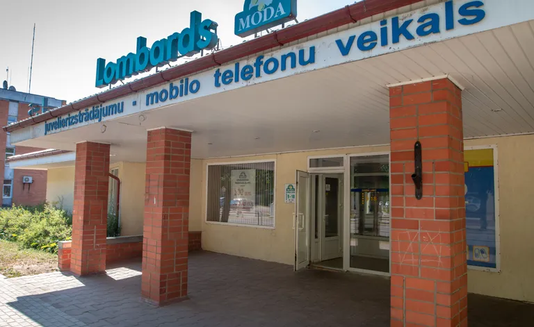 Augusti esimesel päeval valitses pandimaja juures vaikus ja mitte miski ei viidanud hiljuti aset leidnud röövile.