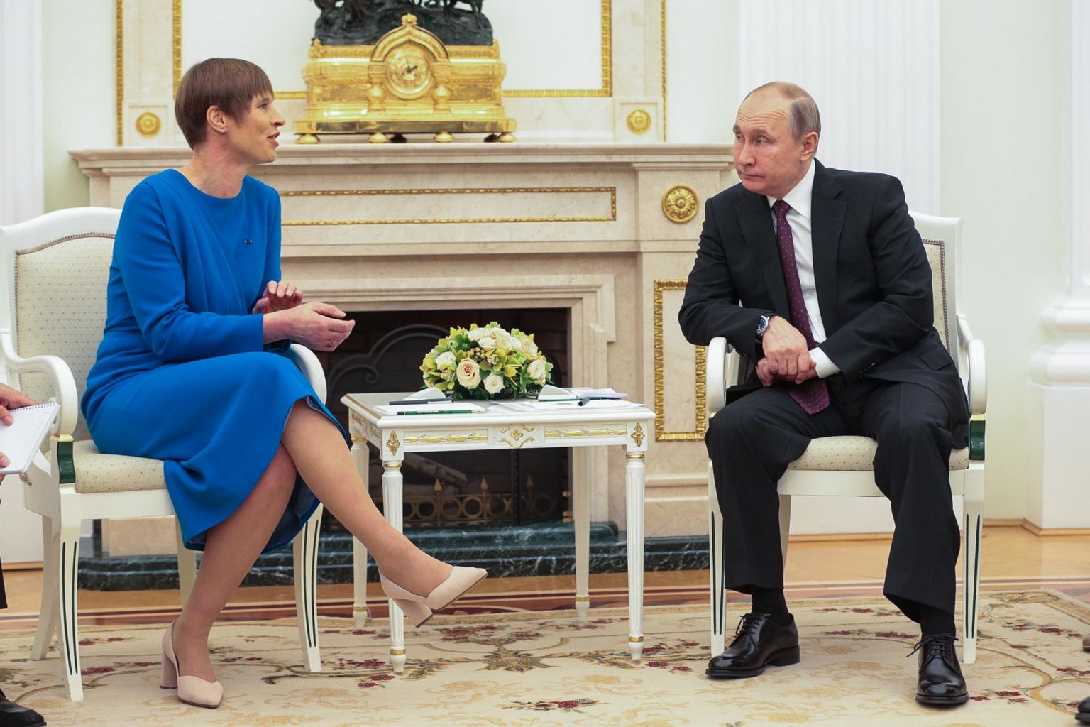 Presidendid Kersti Kaljulaid ja Vladimir Putin rääkisid poolteist tundi, sellele järgnes sama kaua väldanud töölõuna.