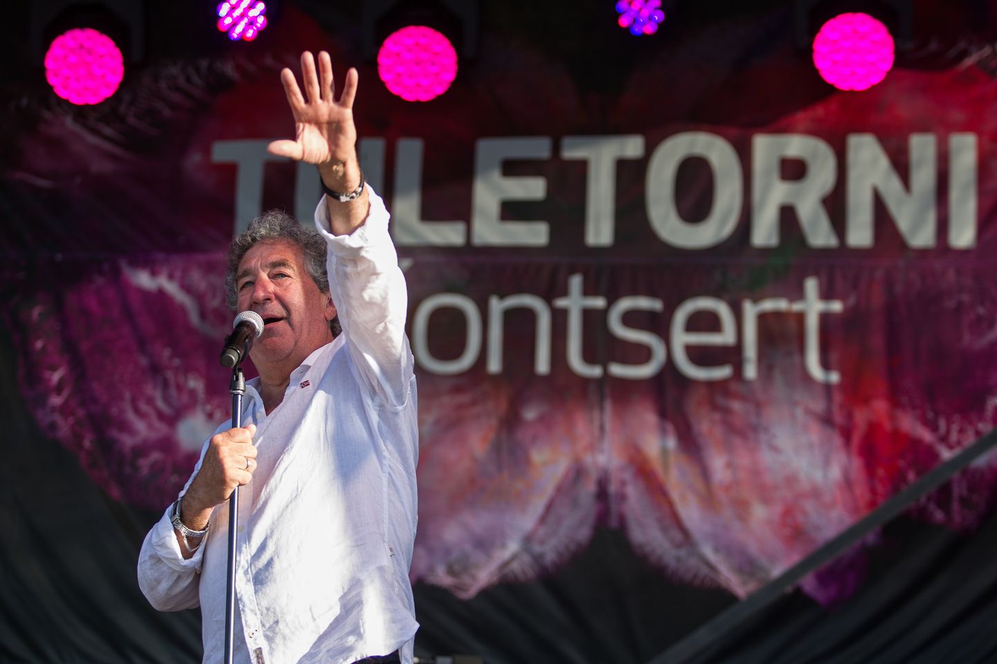 Jõhvist pärit näitleja Guido Kangur korraldab Rannapungerjal Tuletorni kontserti juba 14. suve järjest.