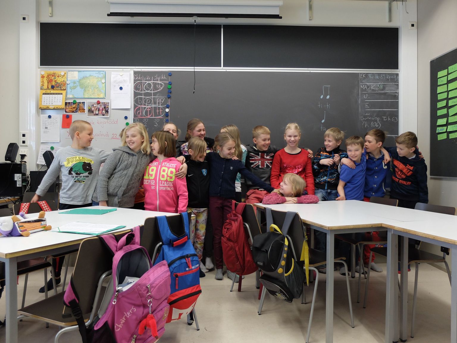 Latokartano põhikooli kolmanda klassi õpilaste sõnul on eesti ja soome keeles õppida ühtmoodi lihtne.