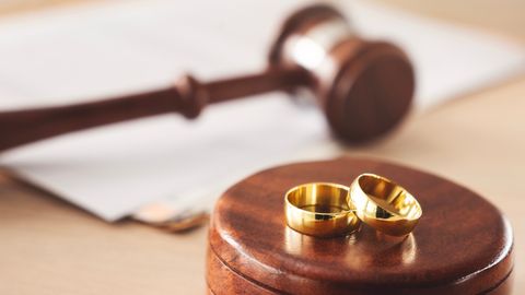 Par atteikumu reģistrēt Zviedrijā noslēgtu viendzimuma laulību Augstākā tiesa vēršas Eiropas Savienības tiesā