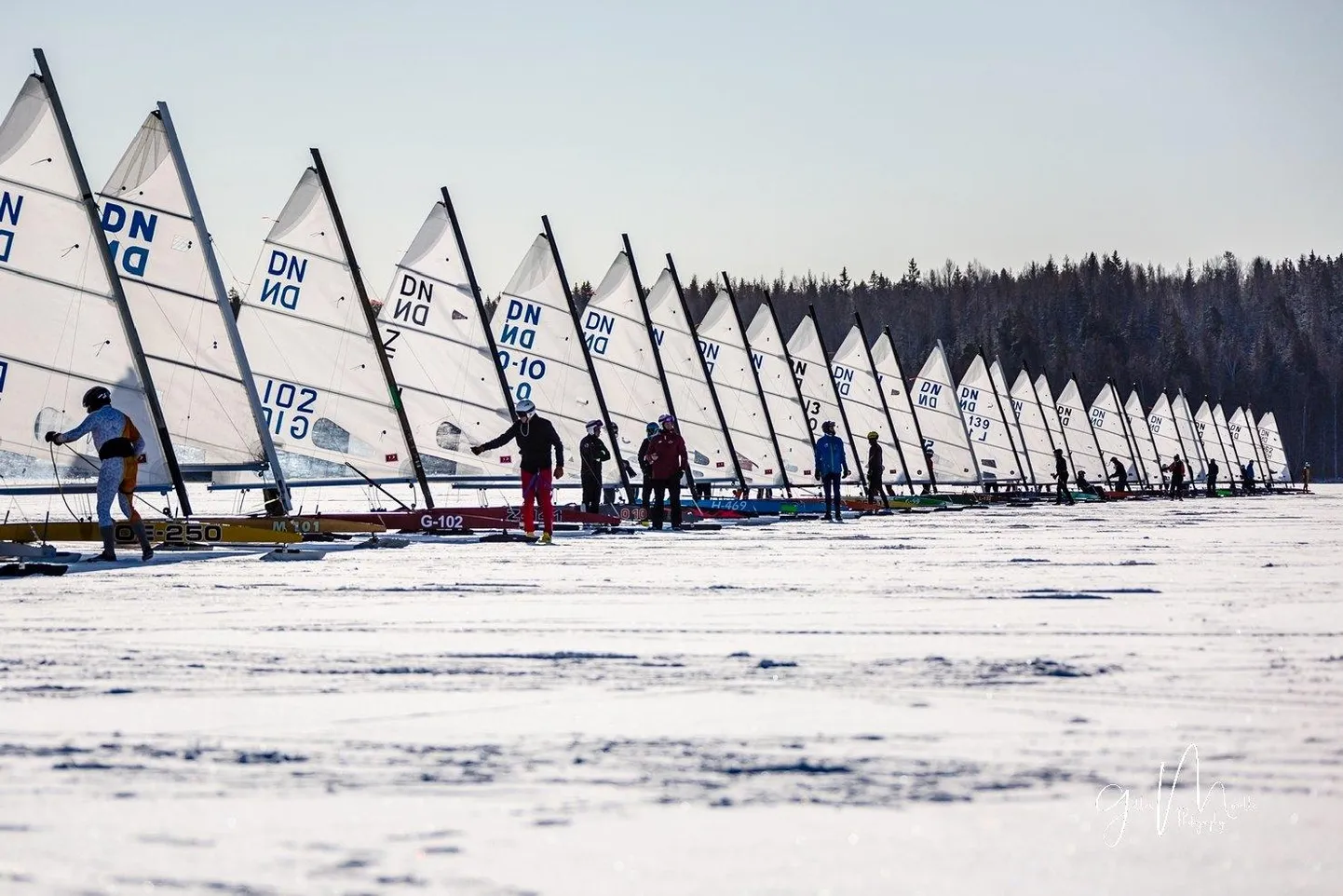 DN-klassi tiitlivõistlustel seilavad 16 riigi 111 jääpurjetajat.