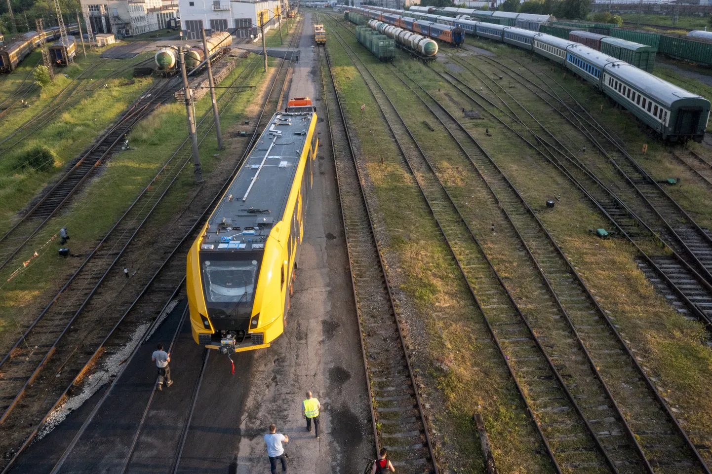 Tiek piegādāti AS "Pasažieru vilciens"  pasūtītie uzņēmuma "Škoda Vagonka" elektrovilcienu vagoni.
