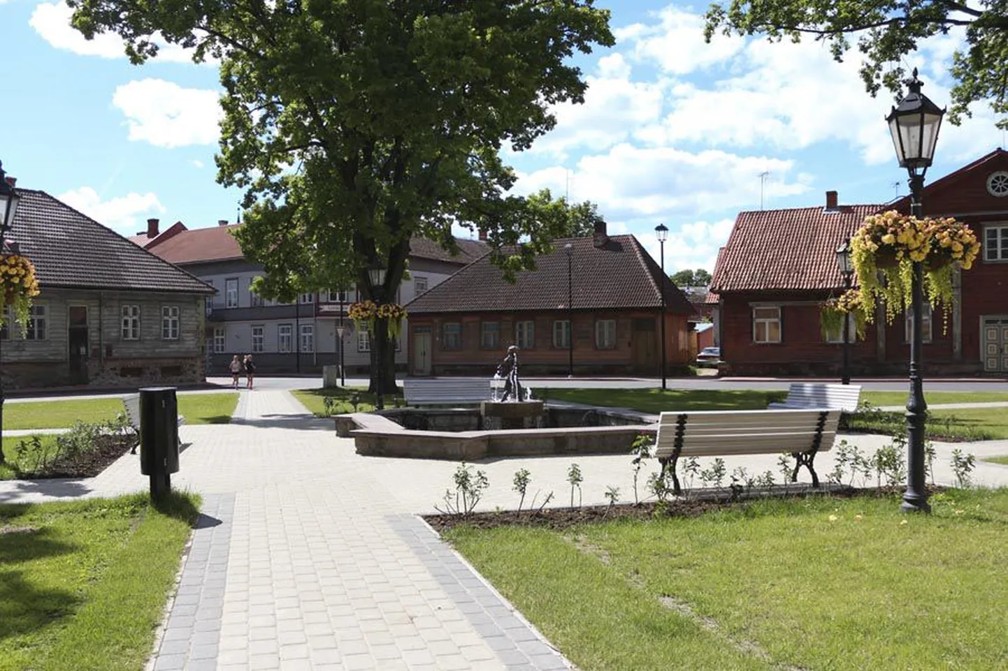 Jalgrattaparklaid soovitakse parkidesse ja vanalinna – seal neid praegu ülemäära palju ei ole.