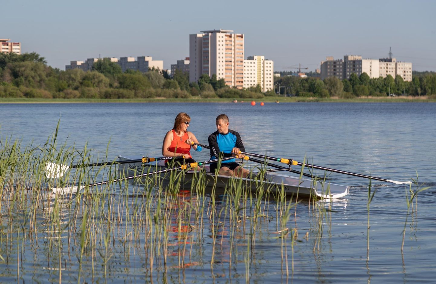 Fin-Est Friendship Rowing heategevusliku projekti käigus plaanivad treener Tatjana Jaansoni juhendamisel akadeemilisel kahesel mere sõudepaadil Soome lahe ületada õde ja vend Taimi Komulainen Soome Politseist ja Arvo Ivanov Eesti Politseist.