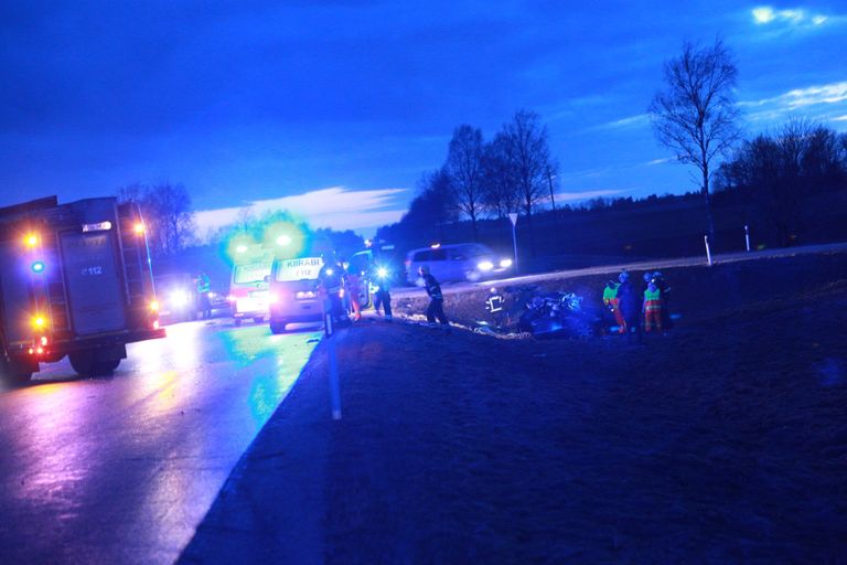 Traagilises liiklusõnnetuses Haljala-Aaspere teelõigul hukkus kaks noormeest.