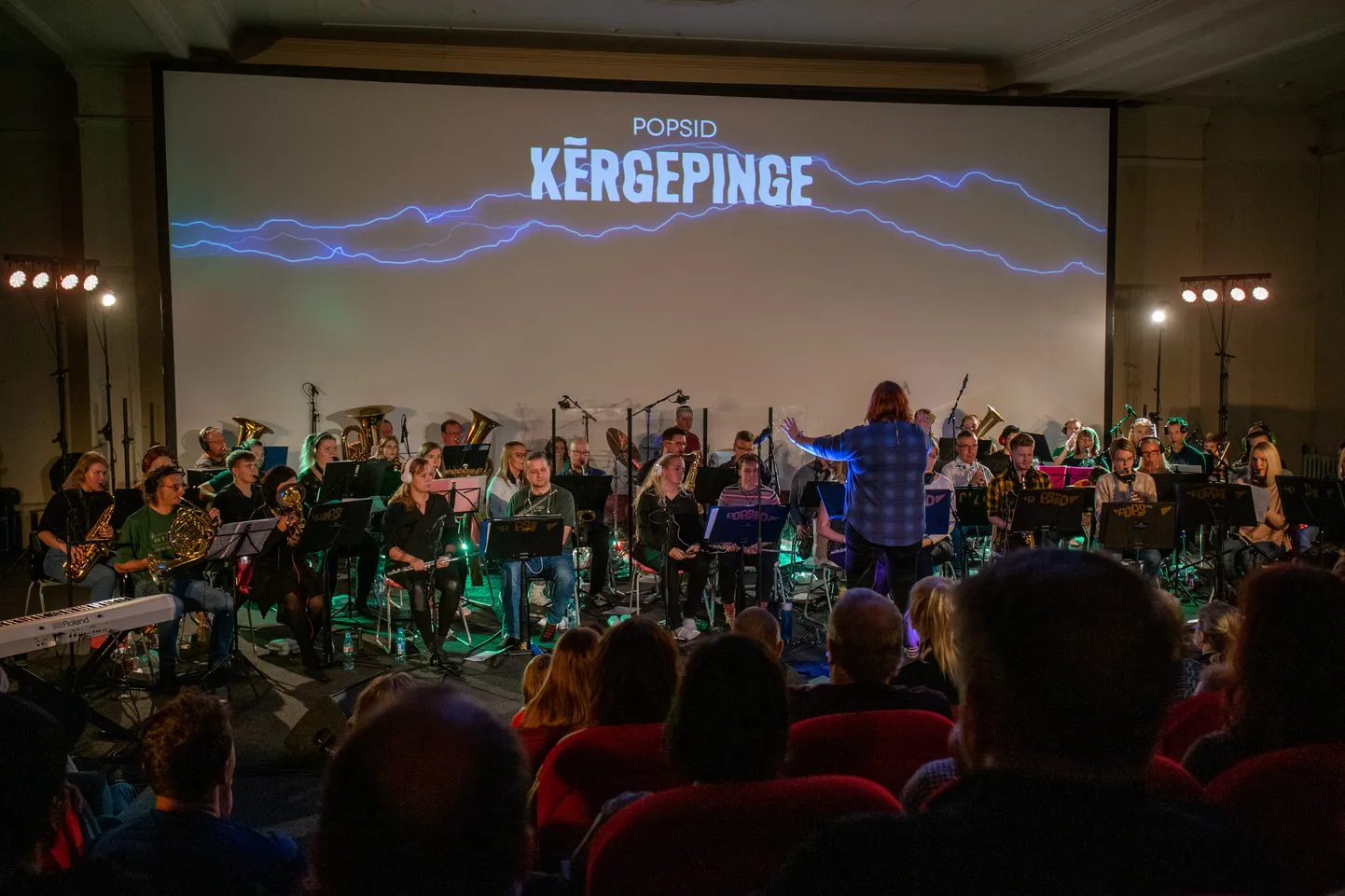 Popsid esitlevad plaati "Kergepinge". Dirigeerib Kätlin Virgo.