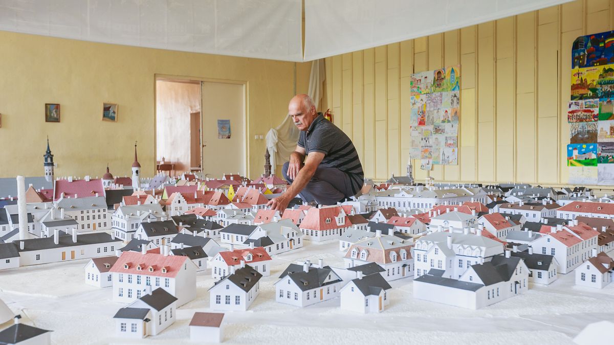 Созданный Федором Шанцыным макет Старой Нарвы позволяет получить представление о том, как выглядела Нарва, которую уничтожил Советский Союз.