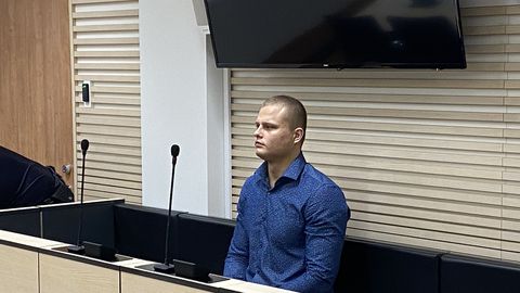 Horvaatias inimsmugeldamise eest vanglas olnud noormees vabastati otse Eesti kohtusaalis