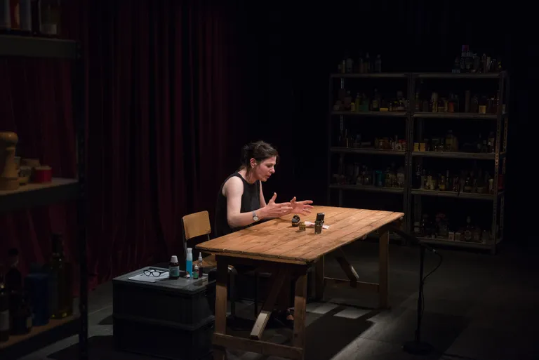 Teatritrupi Forced Entertainment liikmed kannavad ühe kaupa ette 36 Shakespeare'i näidendit.