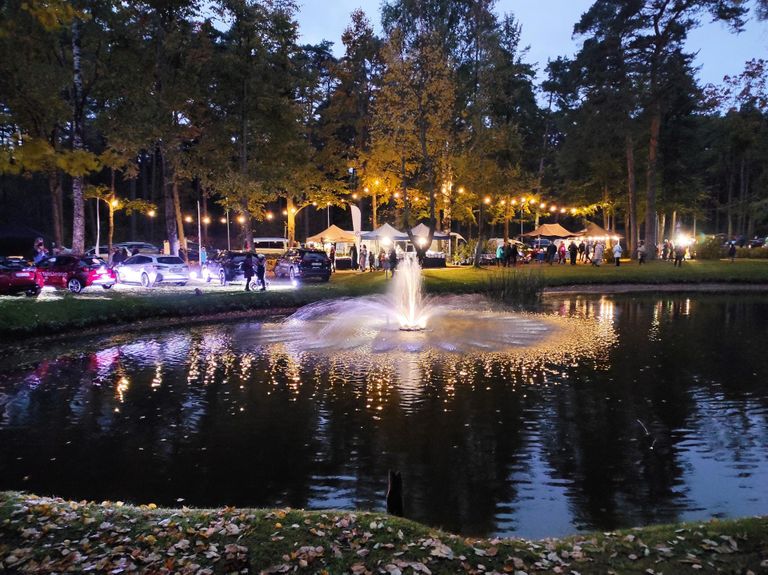 Esimest korda toimus 2021. aastal silmufestival pargis ja põhiteemana jäi vestlustest kõrvu, et silmu ei olnud. Narva-Jõesuu elanikud ise sooviksid, et festival kestaks kauem kui ühe päeva, et kohale tulnud külalised saaksid rohkem Narva-Jõesuust aimu.