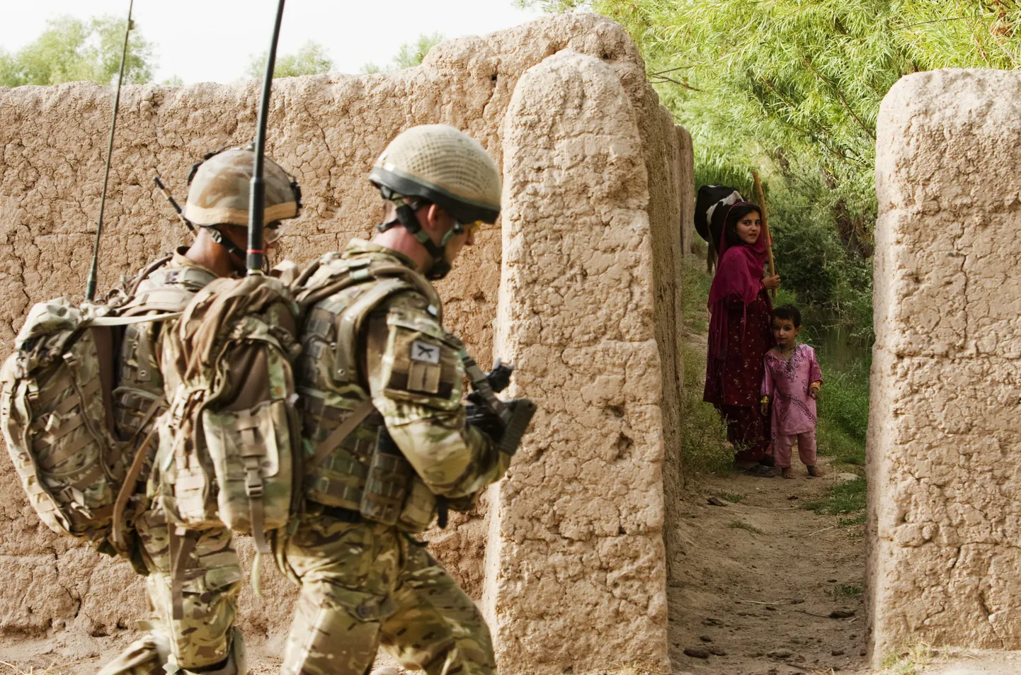 Põhiosa Helmandi provintsis liikuvatest Briti kodanikest moodustavad sõdurid ja abitöötajad.