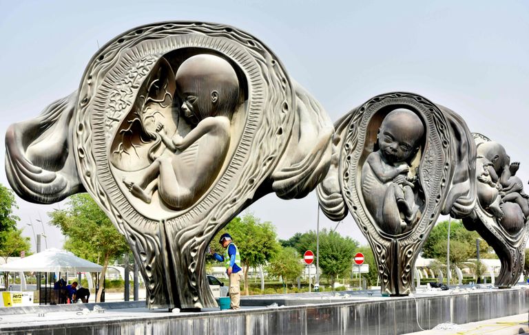 Briti skulptori Damien Hirsti skulptuurigrupp «The Miraculous Journey» Katari pealinna Doha Sidra haigla ees