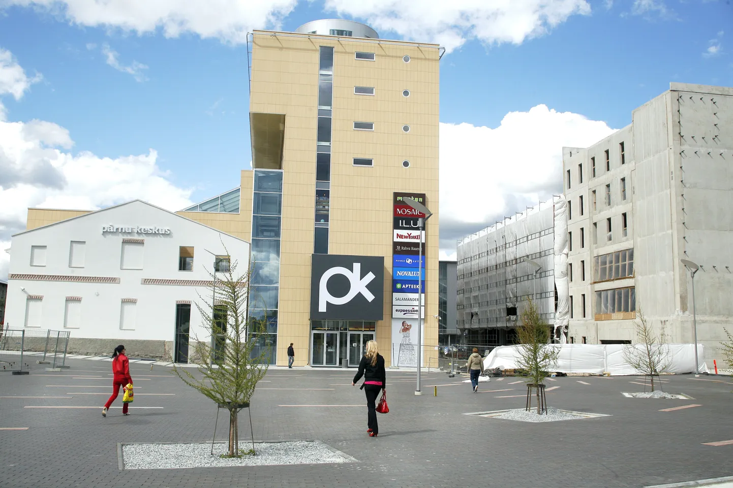 Pärnu Keskus asub äsja renoveeritud Aida ja Põhja tänavate vahel.