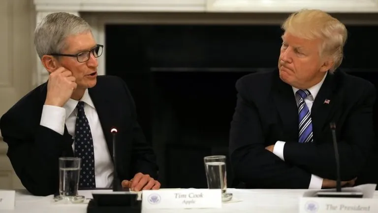 Тим Кук и Дональд Трамп.