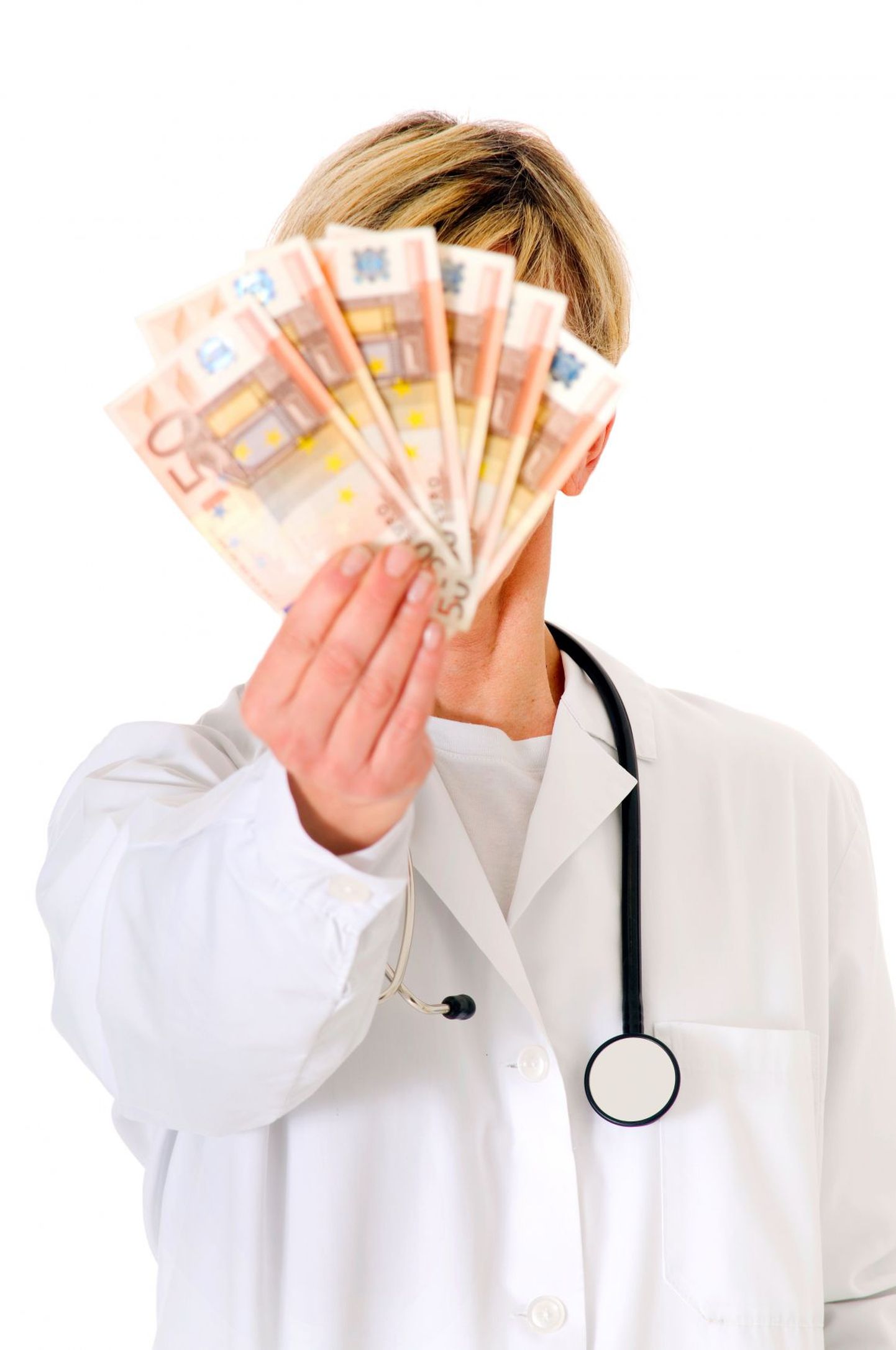 Tervishoiutöötajate, sh arstide sissetulekud on värske palgauuringu järgi sel aastal tõusnud.