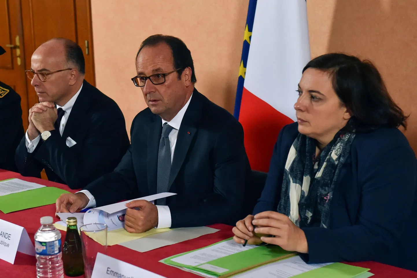 François Hollande (keskel) täna Calais`s.