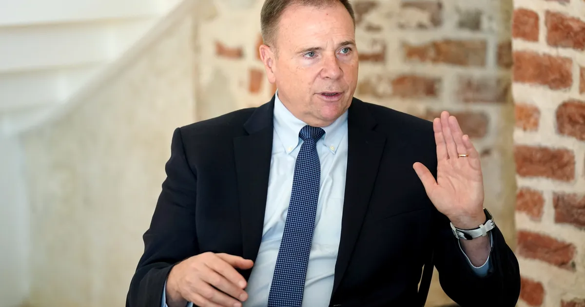 USA Euroopa maavägede endine juhataja kindral Ben Hodges avaldas pühapäeval arvamus, et sõda Ukrainas 2026. aastal tõenäoliselt läbi ei saa, edastas ukrainlaste