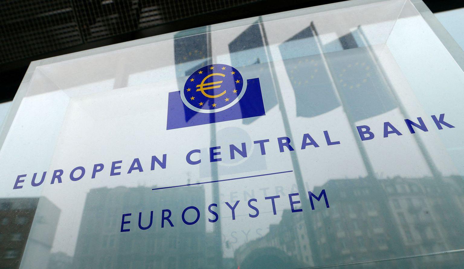 Frankfurt peegeldumas EKP logolt 8. detsembril 2016.