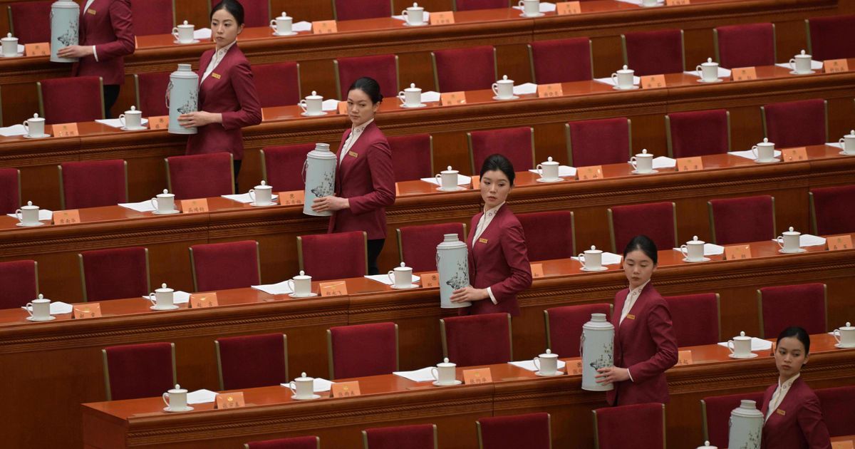 Hiina rahvakongress hakkab kinnitama kompartei võtteid majanduse turgutamiseks