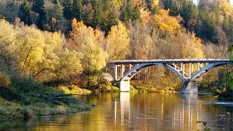 Tilts pār Gauju Siguldā