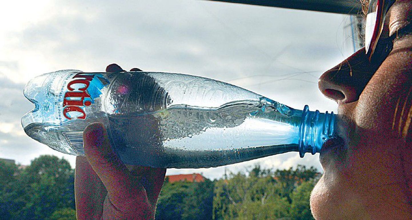 Pudelivee reklaamides ei tohi Euroopa Komisjoni otsusel enam kasutada väidet, et vee joomine alandab vedelikukaotuse riski.