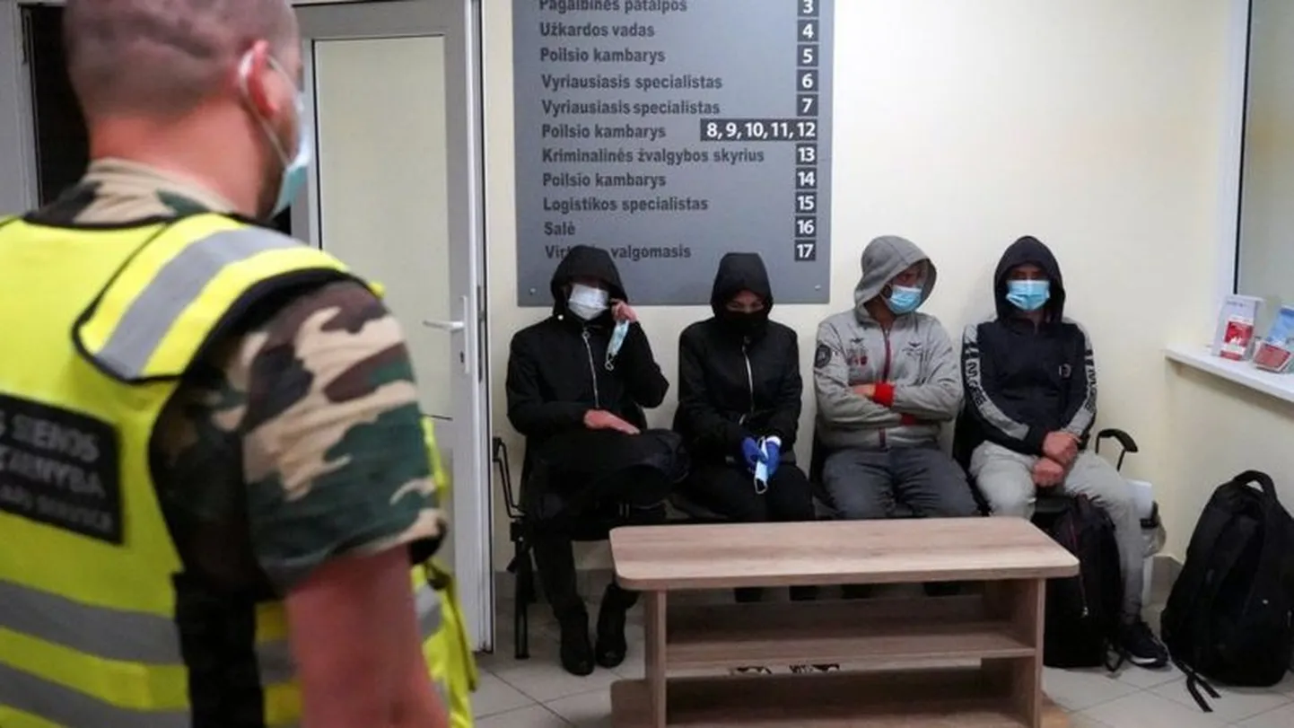Мигранты.