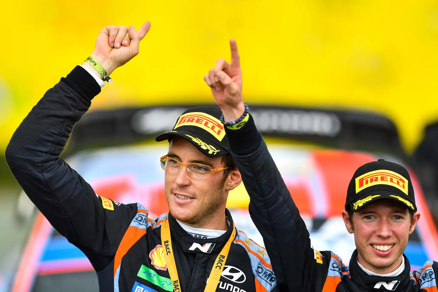 Thierry Neuville (vasakul) ja kaardilugeja Martijn Wydaeghe.