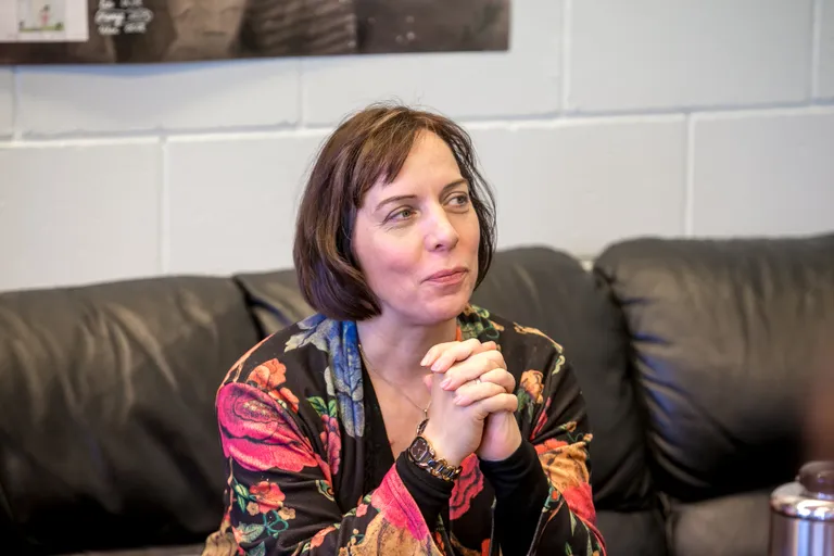 Mailis Reps külastamas Varbla kooli.