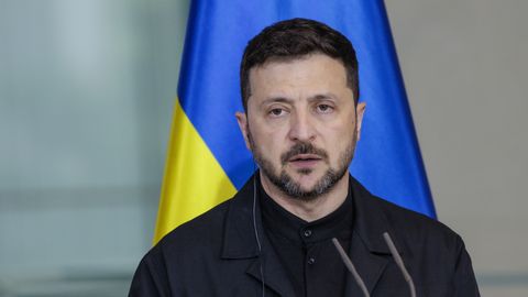 Zelenskis: Naktī Krievija uz Ukrainu palaida vairāk nekā 450 trieciendronu un 45 raķetes