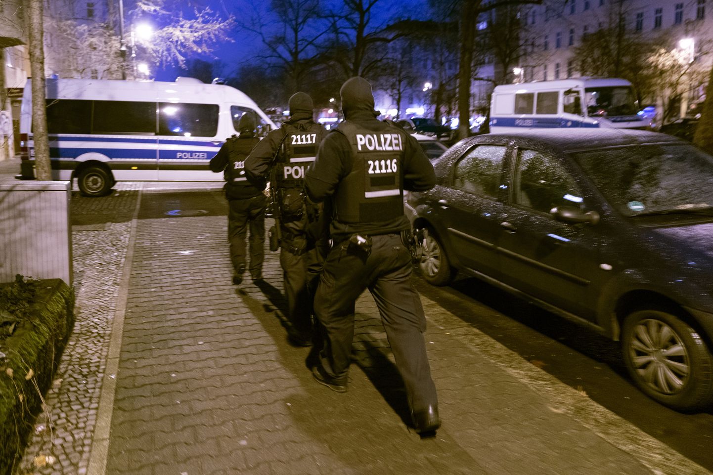 Berliini politsei sai eile hilisõhtul väljakutse korterisse, kus ema oli pussitanud oma kolmeaastast tütart.