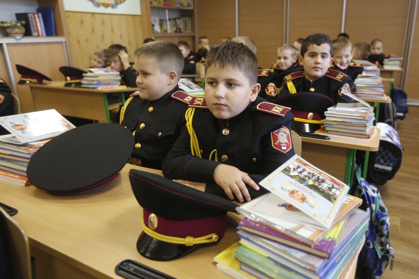 Noored kadetid Kiievis asuvas koolis. Ukraina haridusseaduse muudatus on Ungari vihale ajanud.