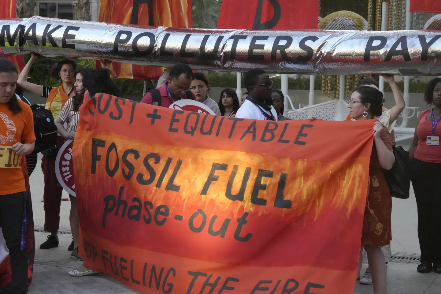 Fossiilkütuste vastu protestijad Dubais, 5. detsember 2023.