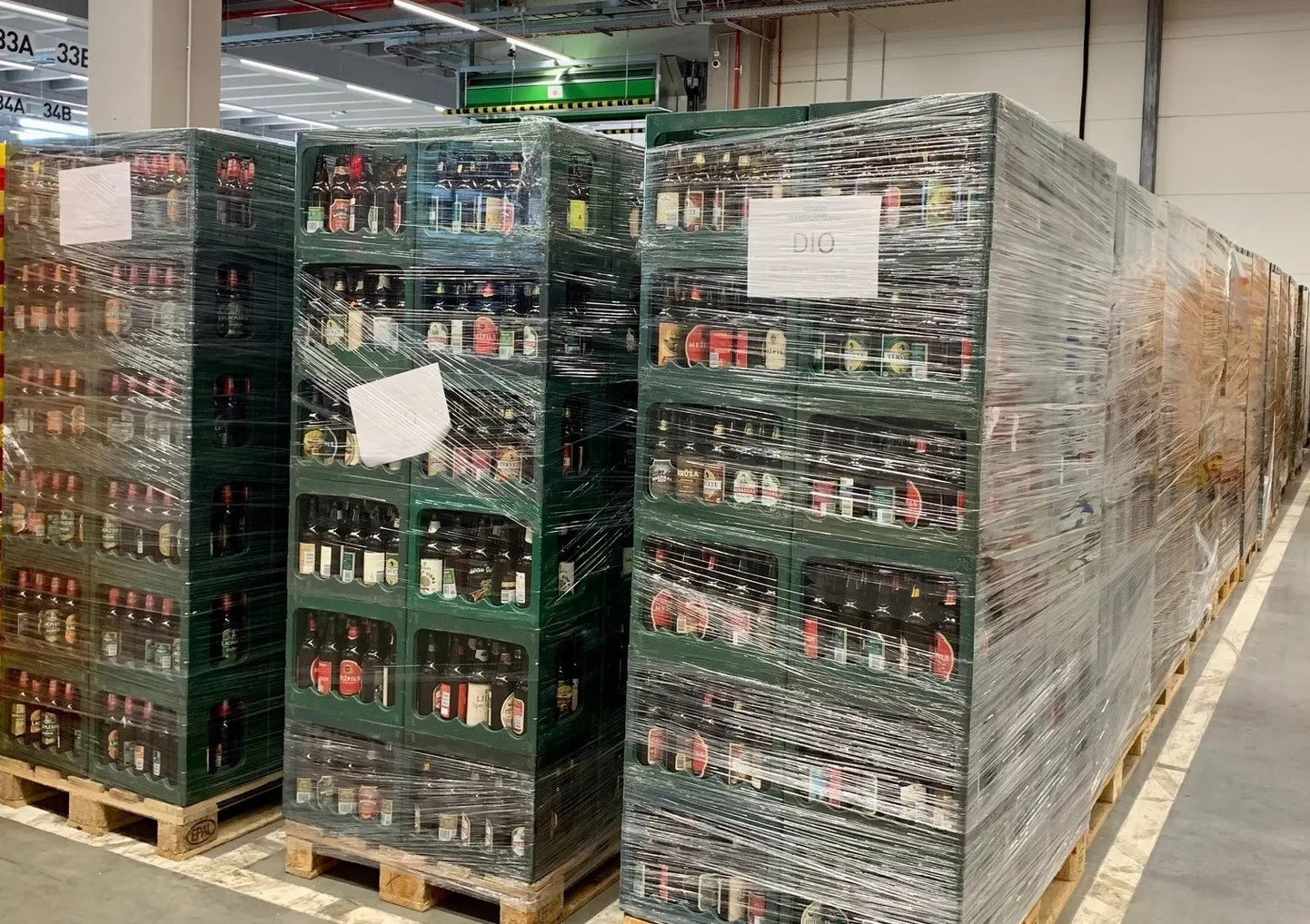 Сданная жителями депозитная упаковка в магазине Lidl