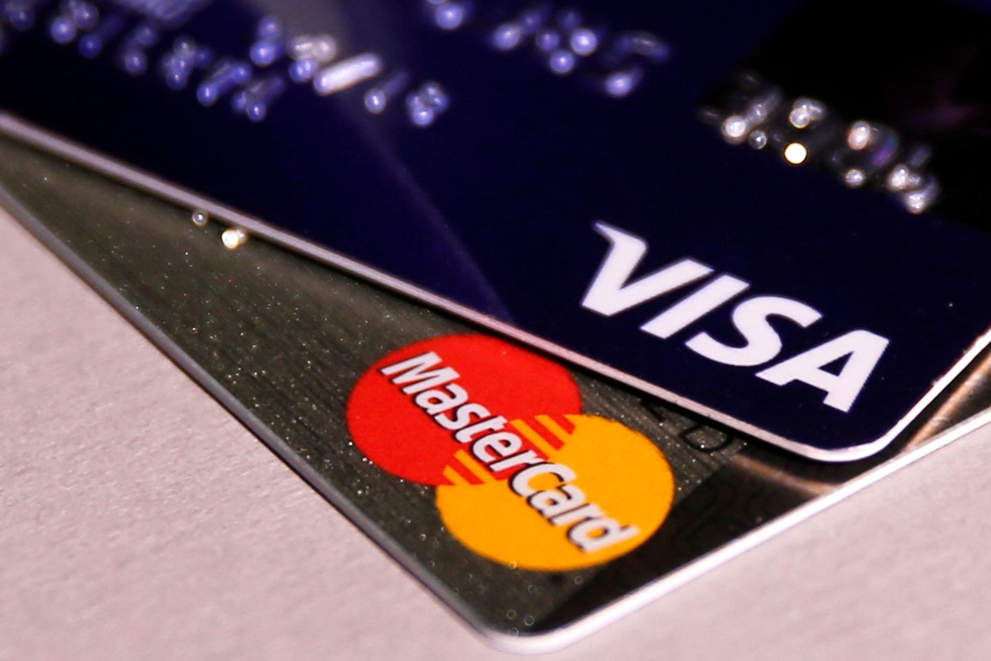 Карточки MasterCard и Visa.