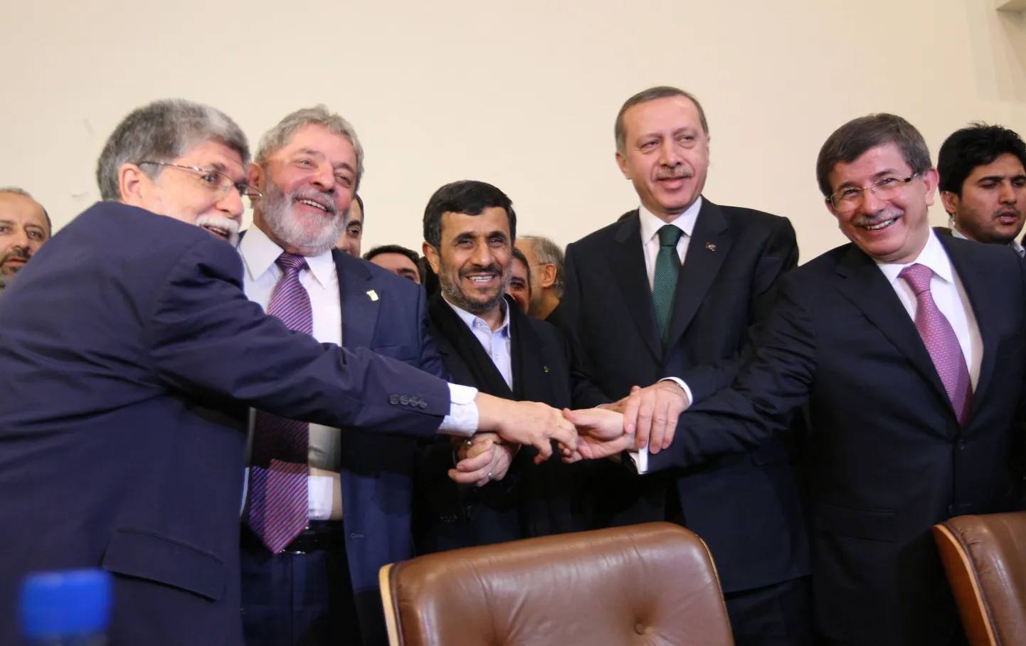 Президент Бразилии Лула да Сильва (слева), президент Ирана Махмуд Ахмадинежад и премьер-министр Турции Реджеп Эрдоган.
