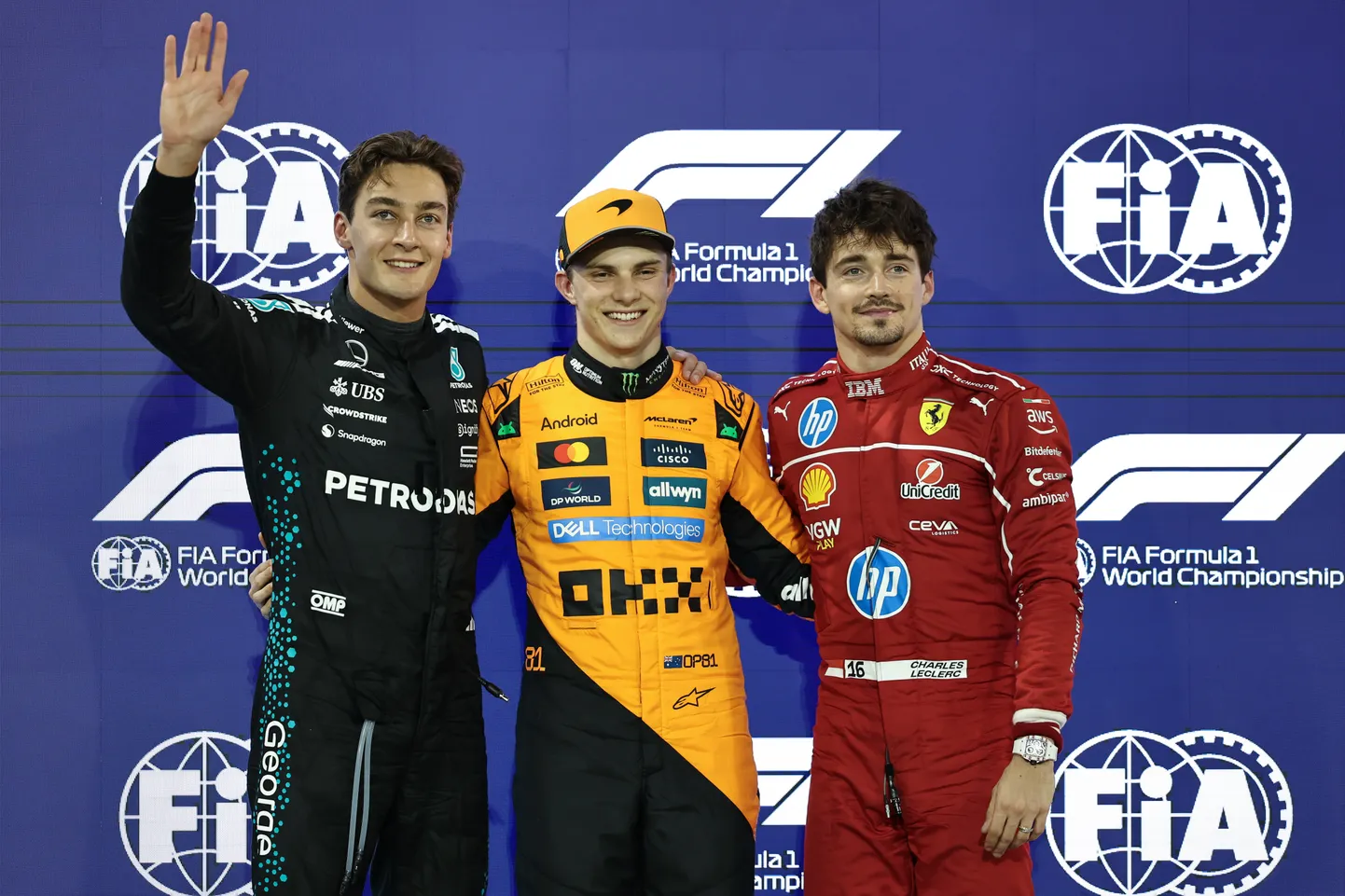 Bahreini GP kvalifikatsiooni esikolmik: teise aja sõitnud George Russell, kes karistuse tõttu stardib kolmandana, Oscar Piastri alustab parimalt kohalt ja Charles Leclerc tõusis esiritta.