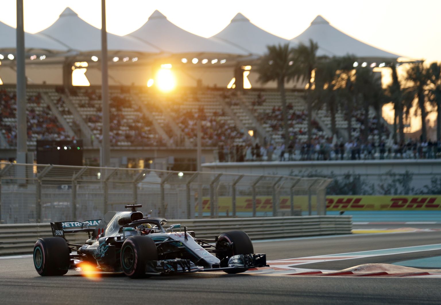 Lewis Hamilton Mercedesega eelmise hooaja lõpus. Kas uuel hooajal näeme Mercedest uutes värvides?